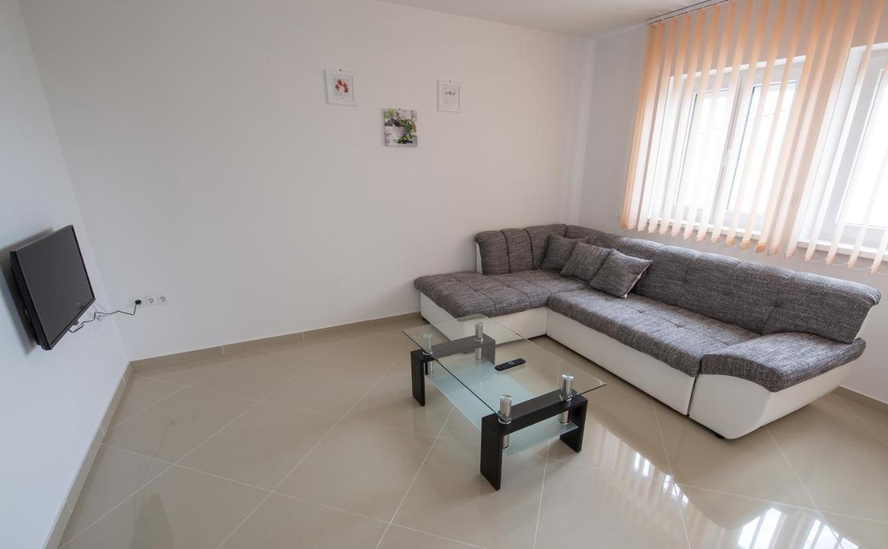 Apartment Karamba *